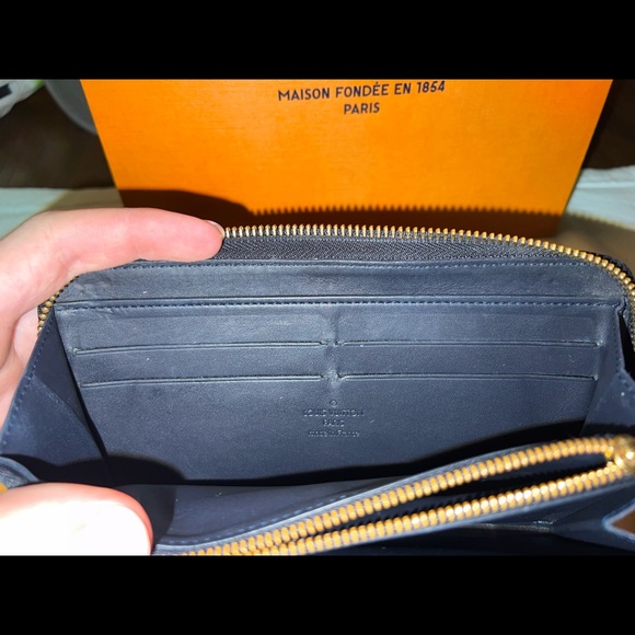 Louis Vuitton zippy wallet - Picture 13 of 16